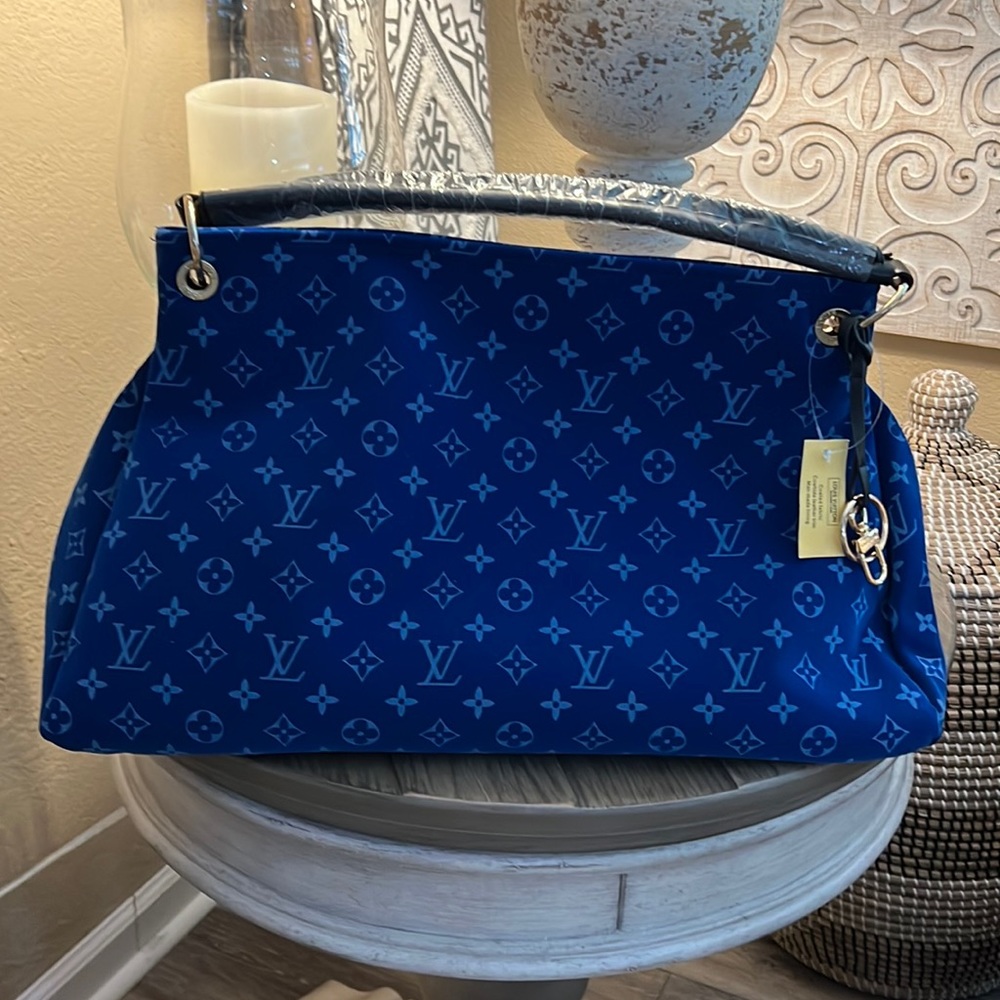 Women’s Purse Blue Velvet